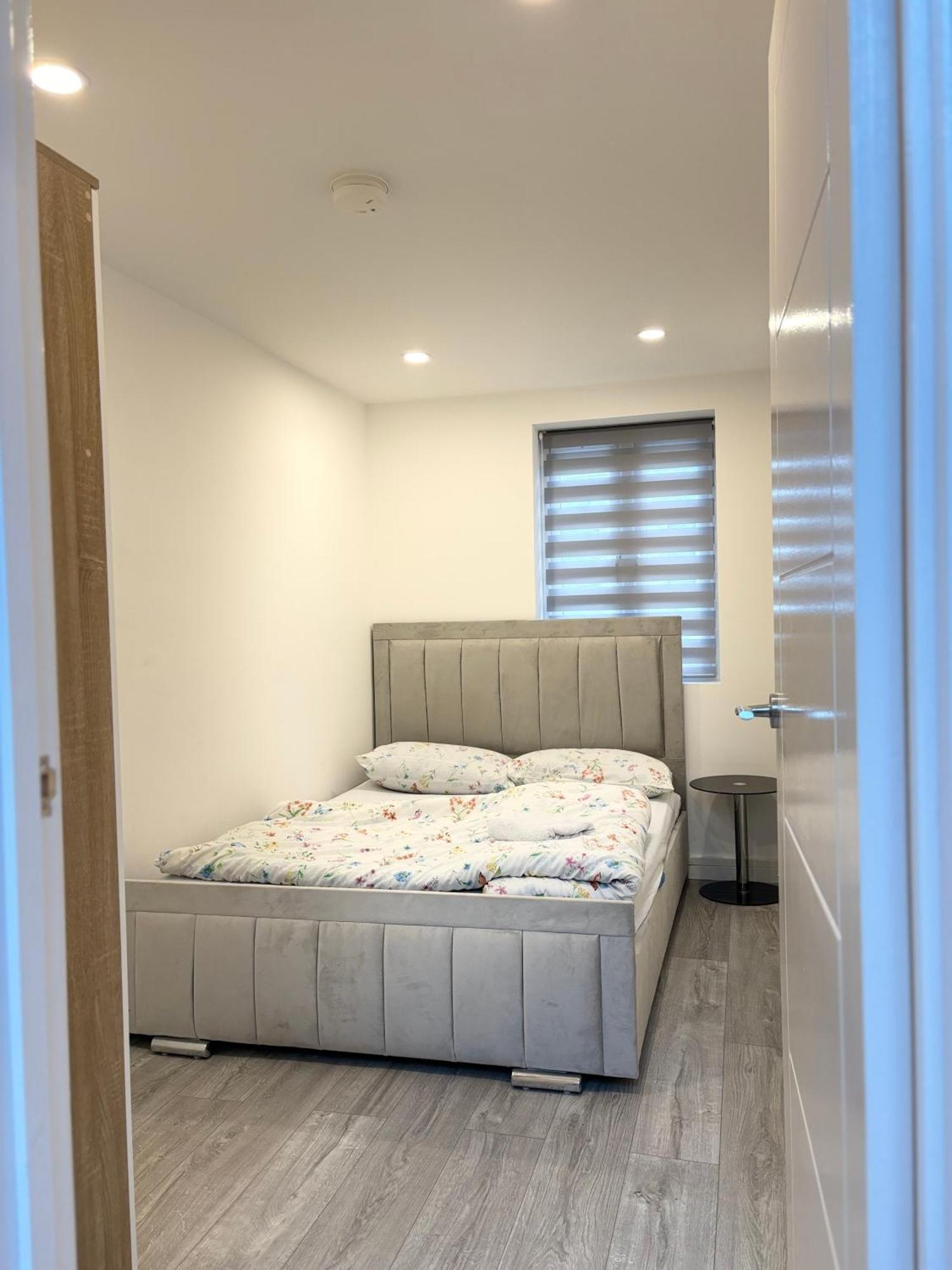 Newly Build 2Br Property With Free Parking High Wycombe Exterior photo