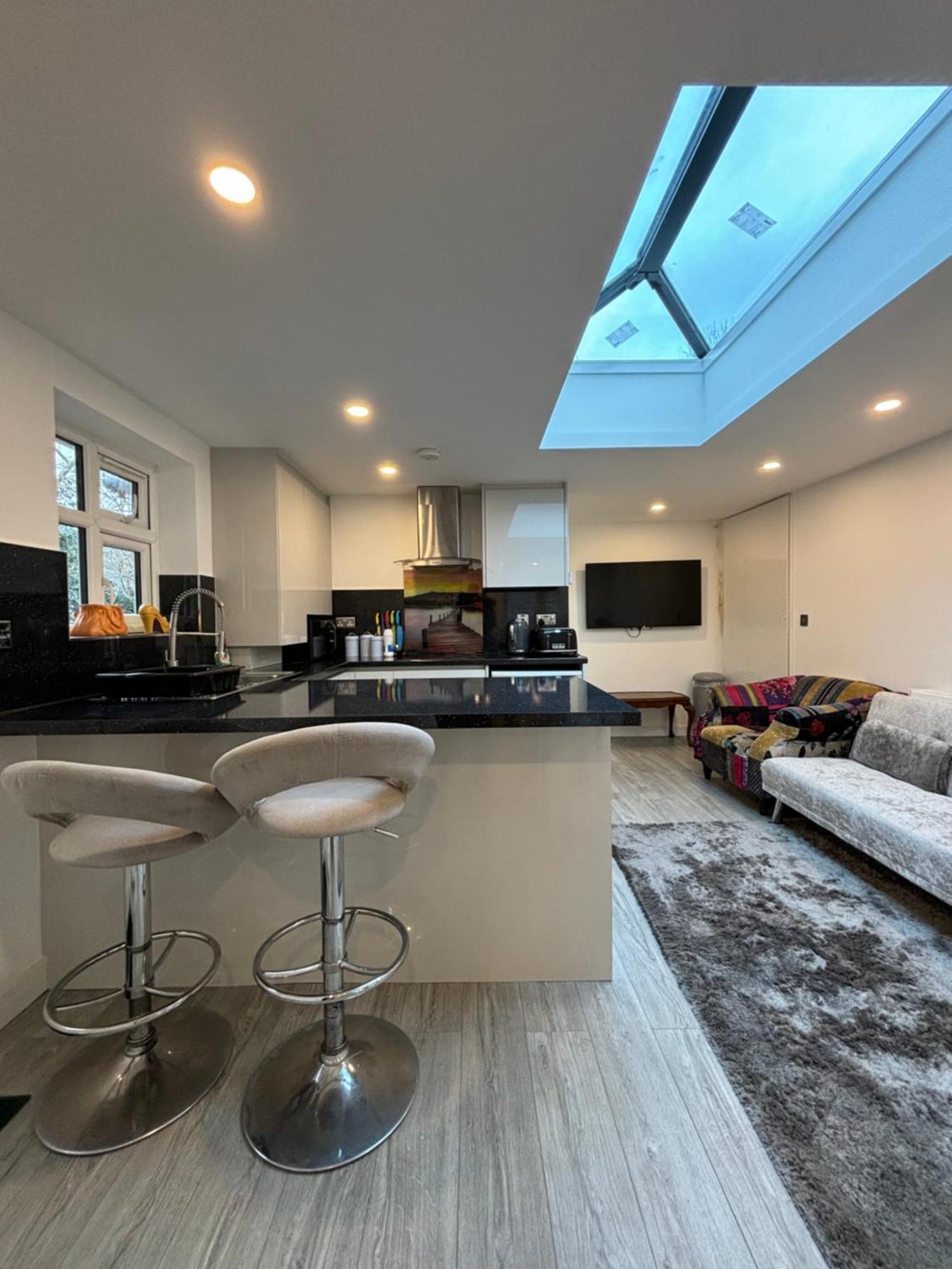 Newly Build 2Br Property With Free Parking High Wycombe Exterior photo